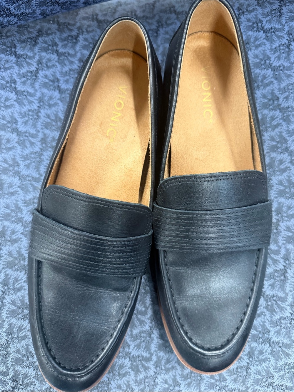 EUC Vionic Corrine Black Leather Penny Loafers Sz 10